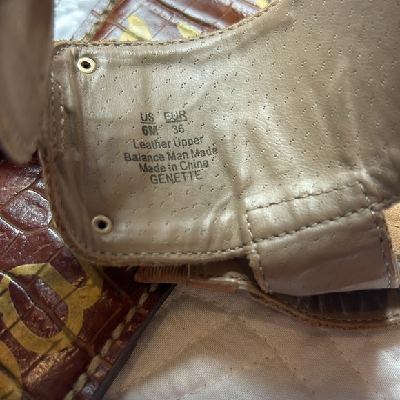 Sam Edelman •6• Genette Cutout T-Strap Sandal - Picture 6 of 7